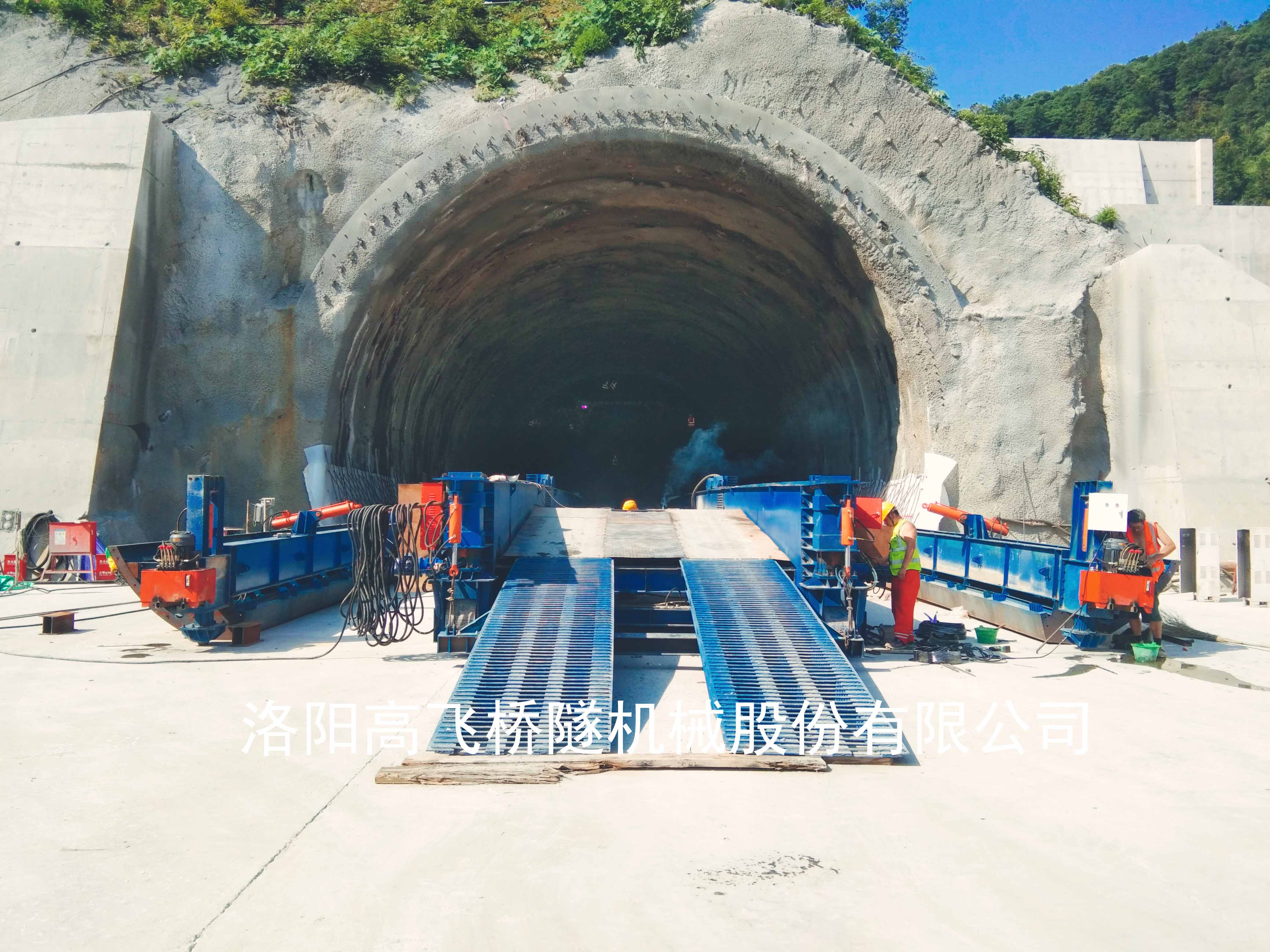 仰拱棧橋的工作原理